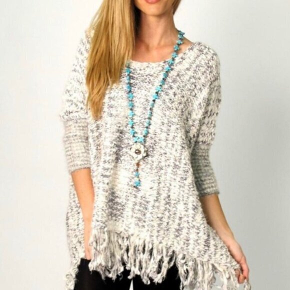 Umgee V-Neck Chunky Knit Fringe Hem Sweater - Picture 1 of 8
